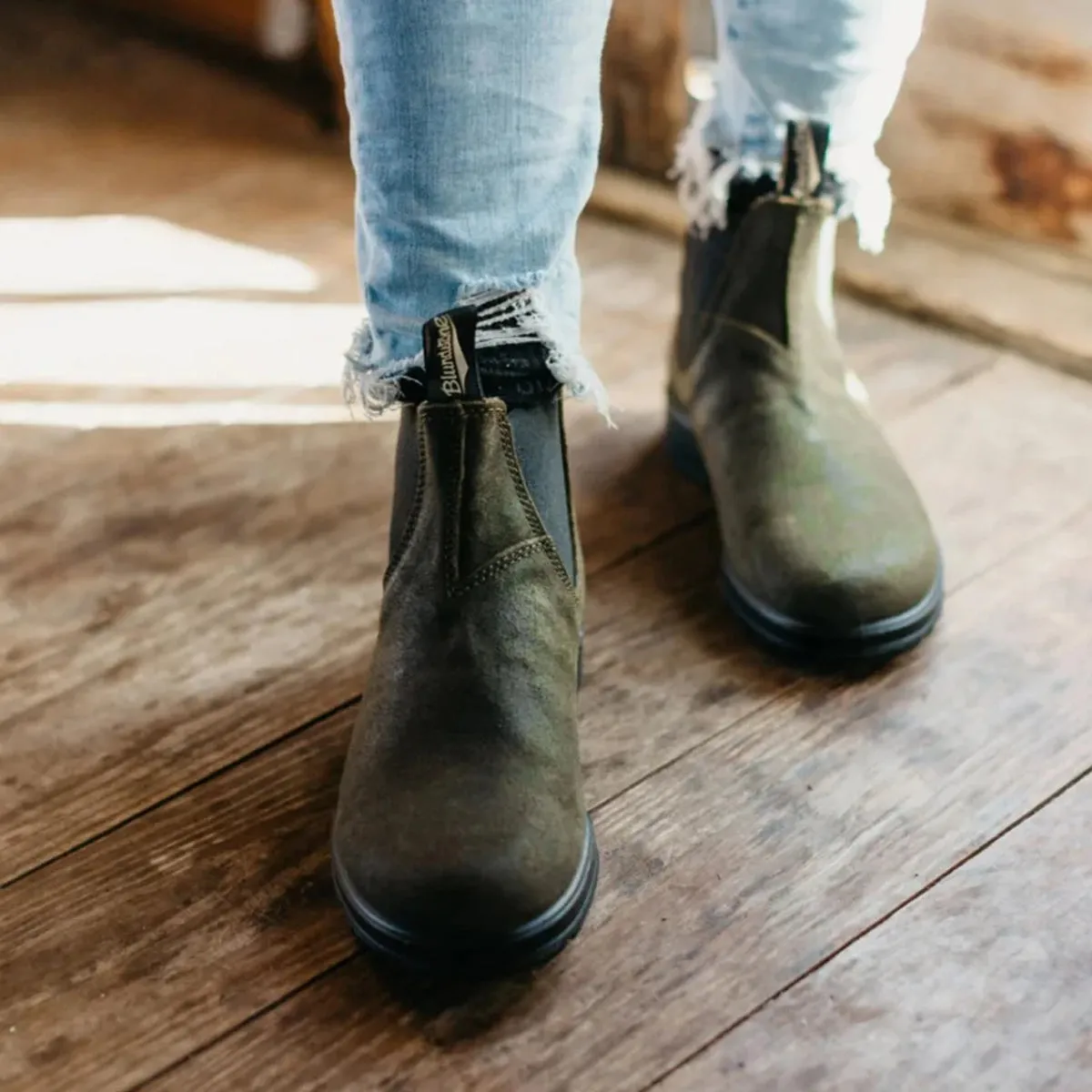 1615 Elastic Side Boot Suede