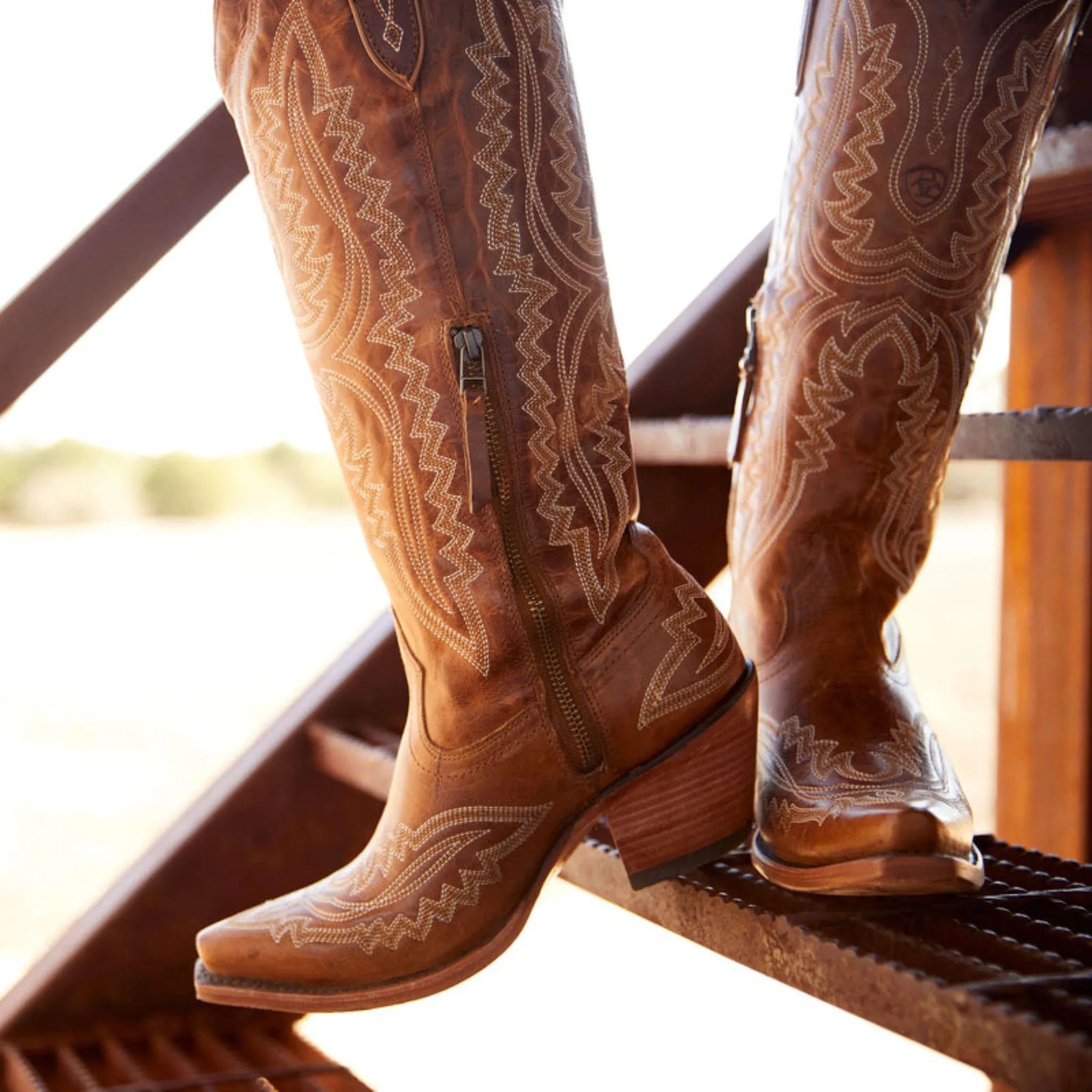 ARIAT WOMEN'S CASANOVA WESTERN BOOT - 10044481