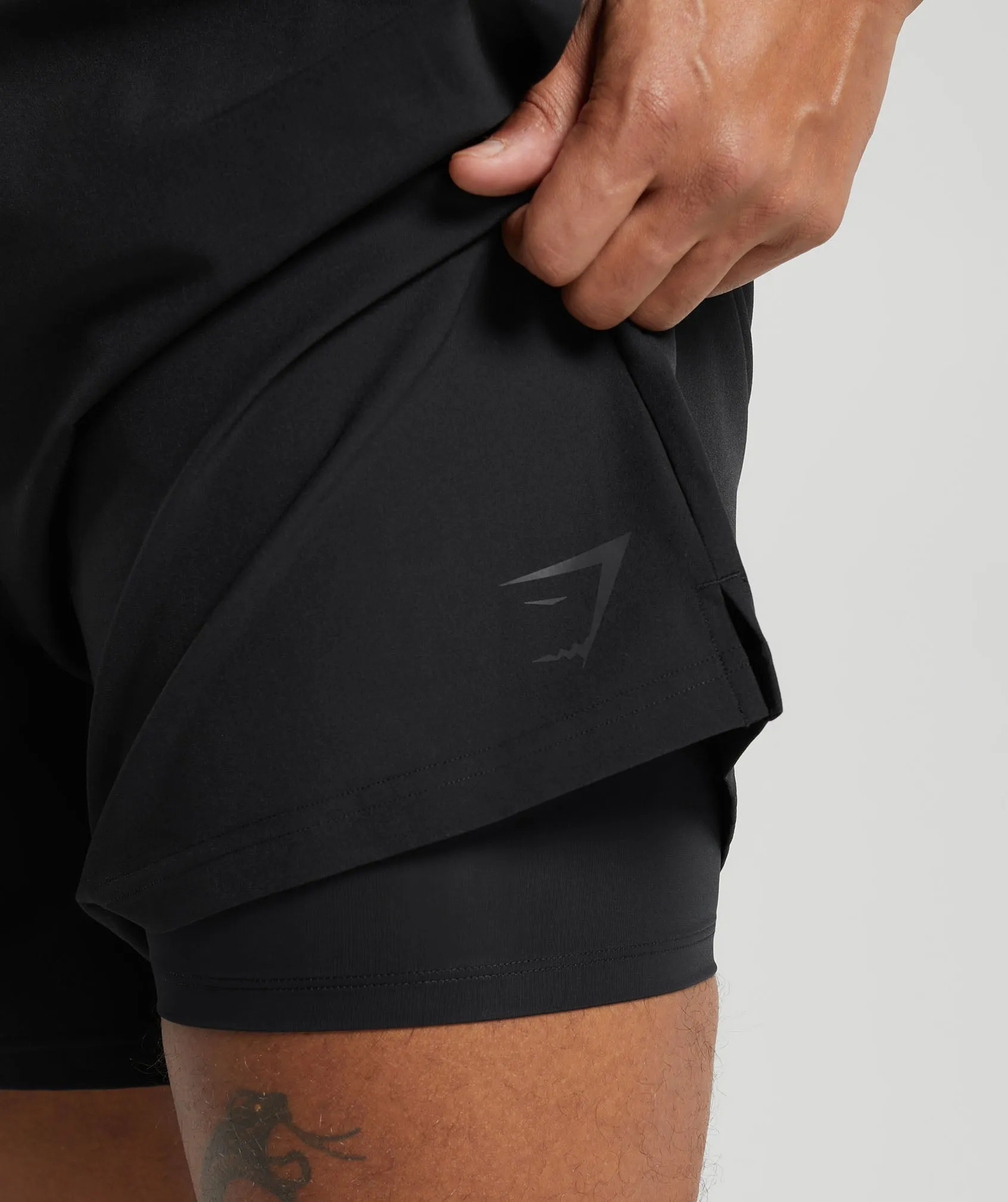 Gymshark Land to Water 6" Shorts - Black